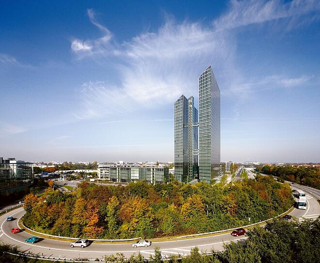 Wenn man über die A9 nach München reinfährt, sind die Highlight Towers einer der architektonischen Leckerbissen.
