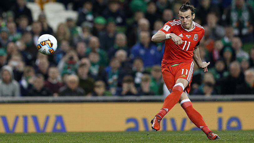 Rot steht Gareth Bale - vielleicht sieht man ihn künftig öfter so. Rot steht Gareth Bale - vielleicht sieht man ihn künftig öfter so.