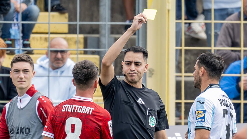 Bei Schiedsrichter Cengiz Kabalakli saßen die Karten am Samstag vergleichsweise locker.