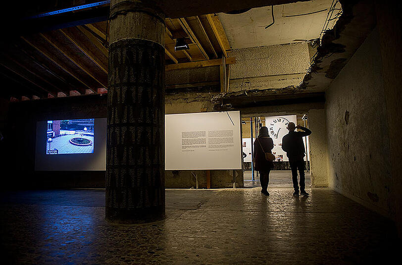 Zum Gedenken wurde eine Ausstellung zu den Anschlägen eröffnet.