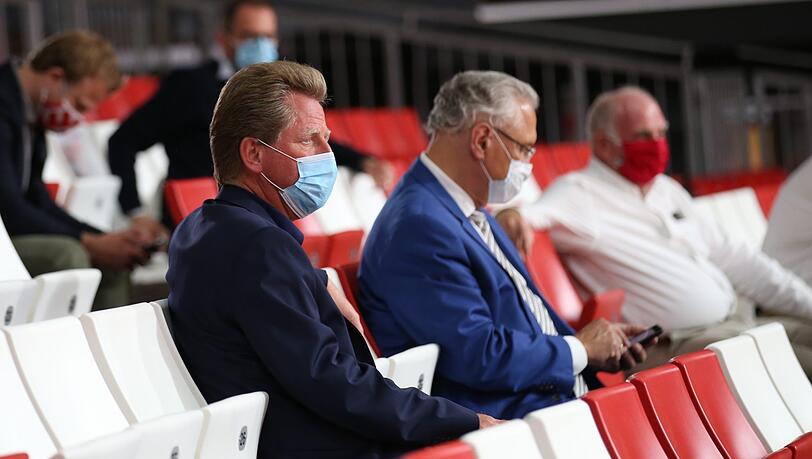 "Das war schon die richtige Entscheidung, hier nach München zu gehen. Der FC Bayern ist da leistungsfähig", sagt BBL-Boss Holz. "Das war schon die richtige Entscheidung, hier nach München zu gehen. Der FC Bayern ist da leistungsfähig", sagt BBL-Boss Holz.
