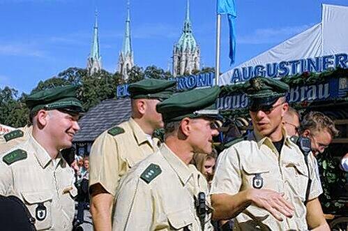 Polizisten auf dem Oktoberfest