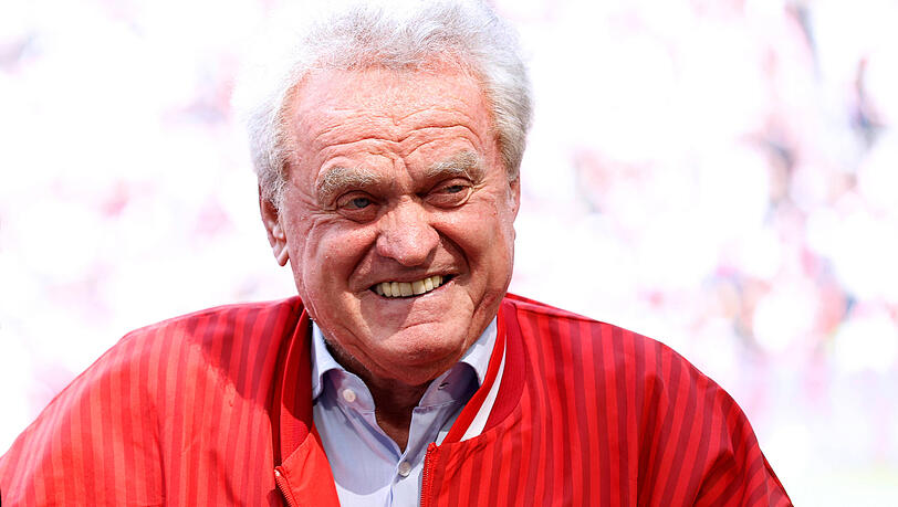 Drei Triumphe in der Königsklasse mit Bayern: Sepp Maier. Drei Triumphe in der Königsklasse mit Bayern: Sepp Maier.