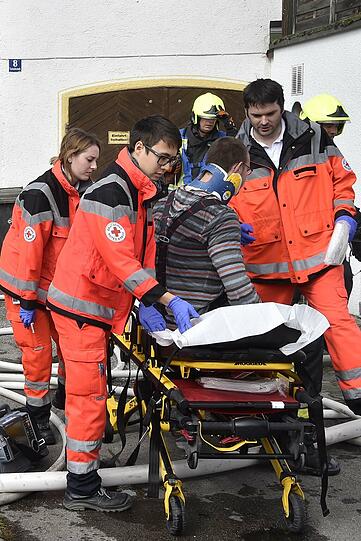 Bei dem Hotelbrand in Glonn wurden neun Menschen verletzt.