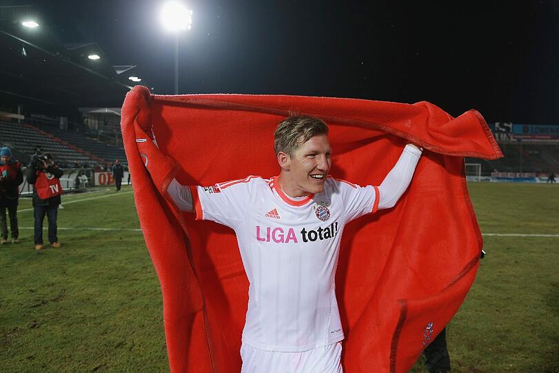 Gut gelaunt nach dem 2:0 im Test gegen die SpVgg Unterhaching mit seinem Bruder Tobias: Bastian Schweinsteiger.