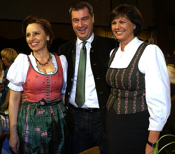 Hahn im Korb: Markus Söder mit Christine Haderthauer und Ilse Aigner.