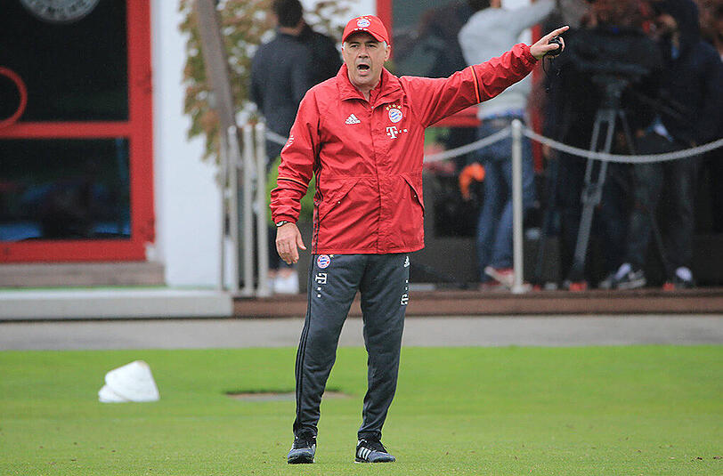 Carlo Ancelotti steht heute erstmals an der Seitenlinie bei den Bayern.