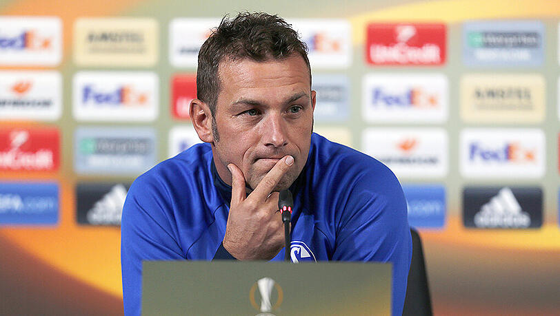 Sorgenvolle Miene: Schalke-Trainer Markus Weinzierl. Sorgenvolle Miene: Schalke-Trainer Markus Weinzierl.