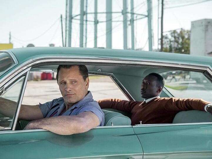 Viggo Mortensen (l) und Mahershala Ali in "Green Book".