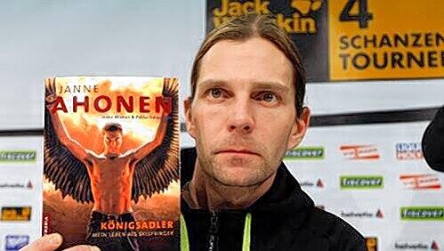 Präsentiert sein Buch: Janne Ahonen. Präsentiert sein Buch: Janne Ahonen.