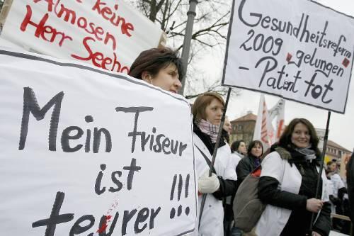 Fachärzte protestieren gegen die Neuregelungen nach der Gesundheitsreform.