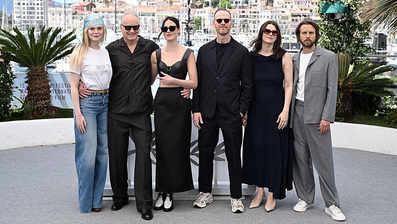 Regisseur Joachim Trier (2.v.r.) mit seinen Stars.