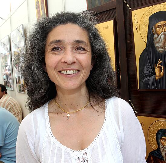 Aliki Mahl (51), Ärztin: &bdquo;Ich bin gebürtige Griechin, aber in Deutschland aufgewachsen. Ich würde Deutschland als mein Heim und Griechenland als meine Heimat bezeichnen. Ich habe mich schon sehr auf den heutigen Kulturtag gefreut. Man kann andere Kulturen nur dann tolerieren lernen, indem man sie kennenlernt. Und angesichts der politischen Lage ist so ein Zusammentreffen wie heute wichtig.&ldquo;
