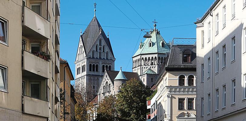 Mitten im schönsten Lehel wohnt Hansi Krauss &ndash; die St.-Anna-Pfarrkirche hat er dabei immer im Blick.