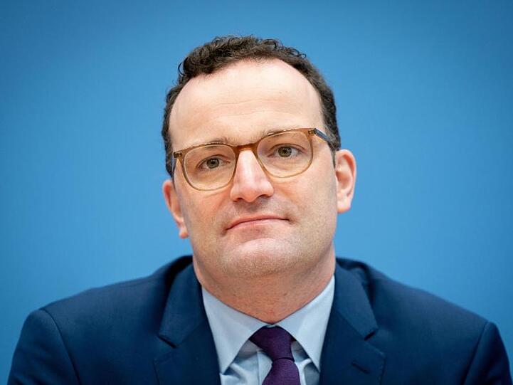 Jens Spahn (CDU), Bundesminister für Gesundheit, gibt eine Pressekonferenz. Foto: Kay Nietfeld/dpa