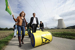Protest vor Isar 1: Die Grünen Margarete Bause und Thomas Muetze.