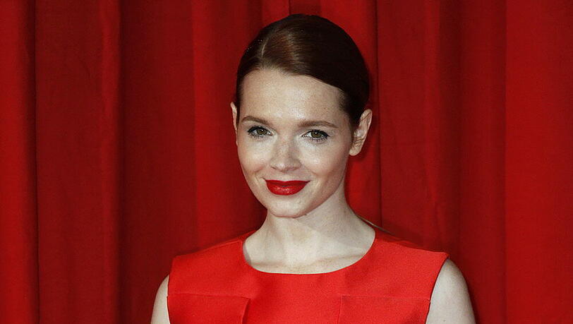 Bestens gekleidet dank Profi-Hilfe. Karoline Herfurth bei den European Film Awards 2013 Bestens gekleidet dank Profi-Hilfe. Karoline Herfurth bei den European Film Awards 2013