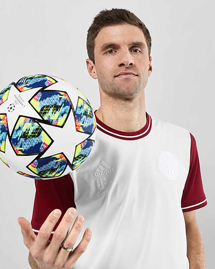 So sieht's also aus, das Sondertrikot des FC Bayern zum 120. Geburtstag.