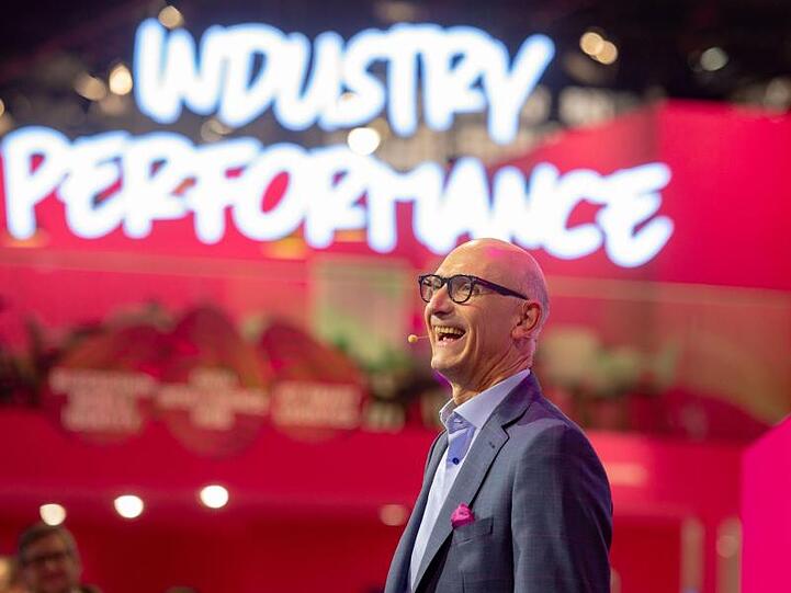 Bester Laune: Telekom-Chef Timotheus Höttges beim Mobile World Congress.