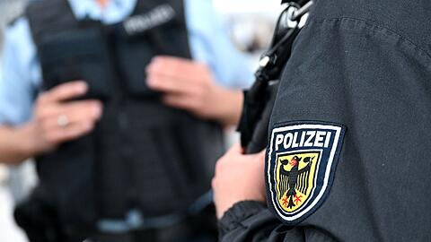 Bundespolizisten nahmen den Mann an seiner Wohnadresse fest. (Archivbild)