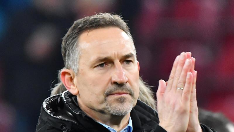 Mainz-Trainer Achim Beierlorzer: "Die Situation ist befremdlich.". Mainz-Trainer Achim Beierlorzer: "Die Situation ist befremdlich.".