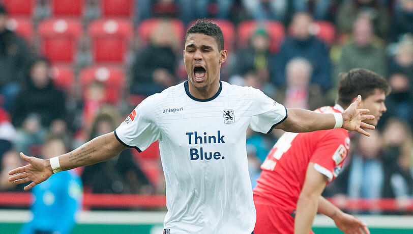 Torjäger Rubin Okotie kann gegen Karlsruhe wieder auflaufen. Torjäger Rubin Okotie kann gegen Karlsruhe wieder auflaufen.