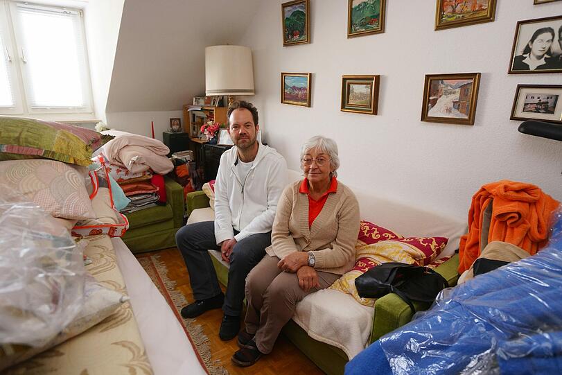 Jetzt schläft Wild im Wohnzimmer. Ihr Nachbar Holger Schelpmeier leidet auch unter den Arbeiten.