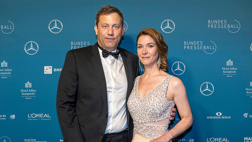 Lars Klingbeil und seine Ehefrau Lena-Sophie Müller 2022 am 69. Bundespresseball.