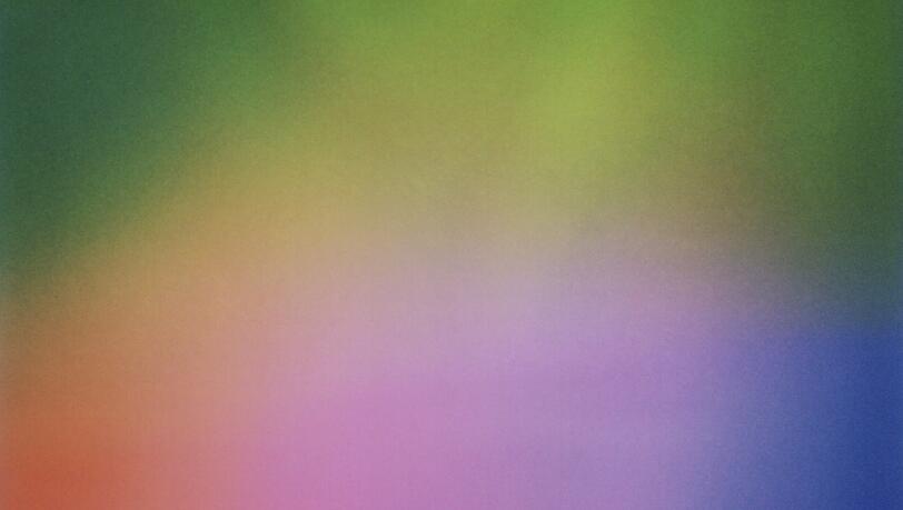 Eines der &bdquo;Echocrome&ldquo; aus dem Jahr 2025 von Chris Tille, der EEGs in Farbfl&auml;chen und- &uuml;berg&auml;nge verwandelt - und in Edelstahlskulpturen.