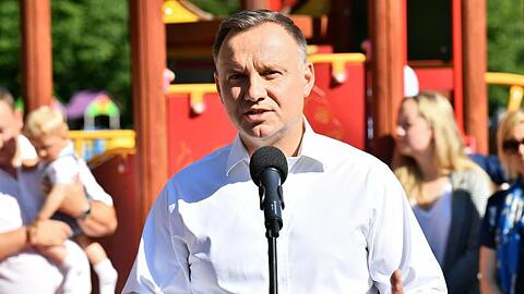 Polens Präsident Andrzej Duda verschärft vor der Stichwahl noch einmal den Ton gegen Homosexuelle.
