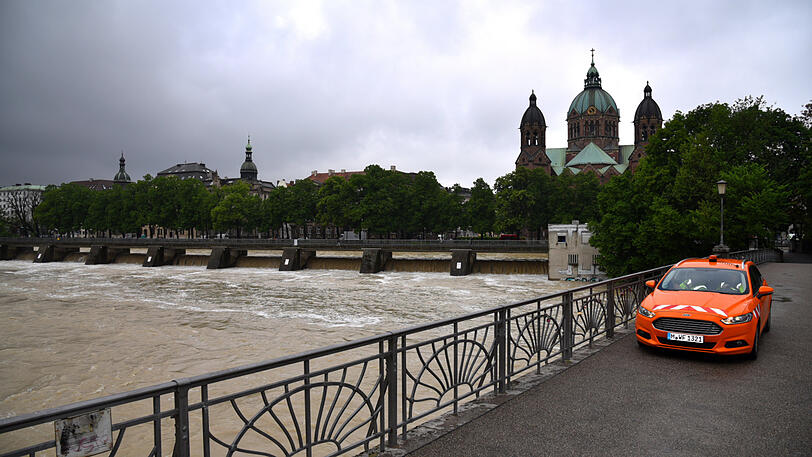 Langsam sinkt der Isar-Pegel wieder ab.
