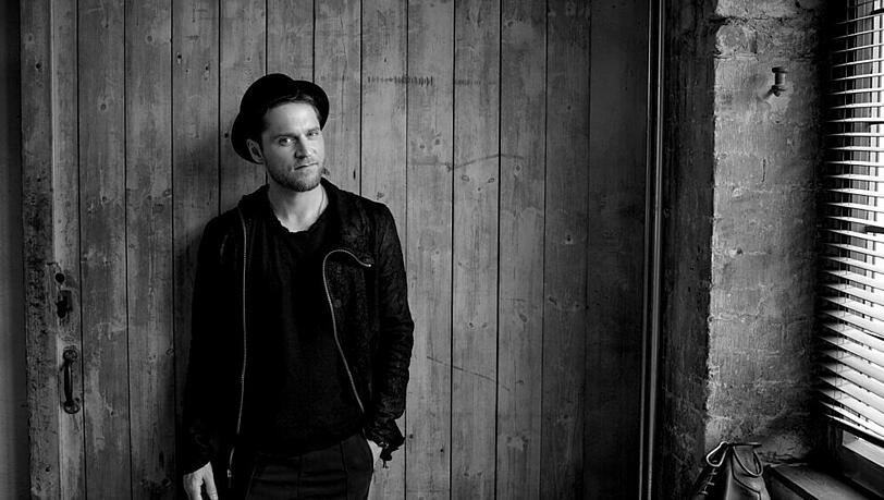 Johannes Oerding veröffentlicht am heutigen 8. November sein neues Album "Konturen" Johannes Oerding veröffentlicht am heutigen 8. November sein neues Album "Konturen"