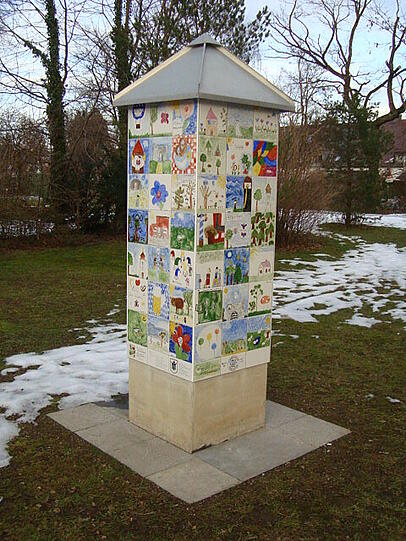 Mit Liebe gemacht: die Fliesensäule von Waldperlach.