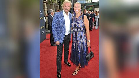 Thomas Gottschalk und seine Karina auf dem roten Teppich.