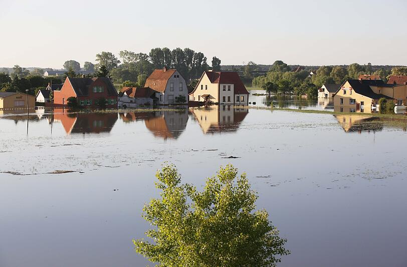 Hochwasser Deichbruchstelle bei Fischbeck unter Kontrolle