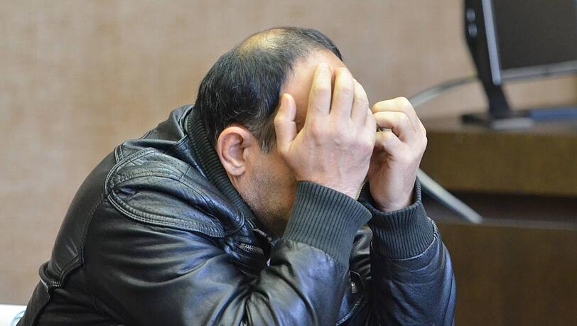 Auf der Anklagebank: Maher R. soll sich an einer 13-Jährigen vergangen haben. Auf der Anklagebank: Maher R. soll sich an einer 13-Jährigen vergangen haben.