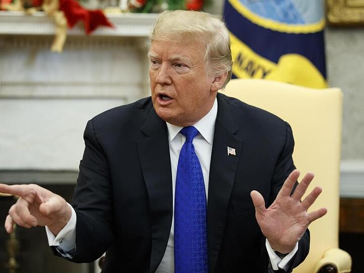 "Ich habe Michael Cohen nie angewiesen, gegen das Gesetz zu verstoßen", schrieb Trump auf Twitter und dementiert damit jegliches Fehlverhalten.