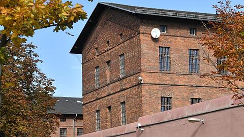 Blick auf die Hauptanstalt der Justizvollzugsanstalt in Halle/Saale. Dort saß Stephan B. von Halle bisher in Untersuchungshaft - und unternahm einen Fluchtversuch.