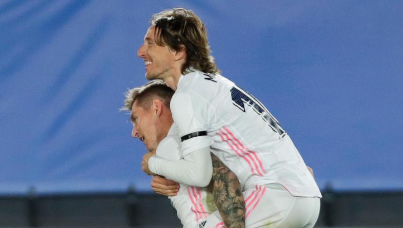 Toni Kroos (l) erzielte das zwischenzeitliche 2:0. Toni Kroos (l) erzielte das zwischenzeitliche 2:0.