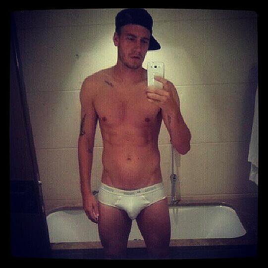 Nicklas Bendtner in Unterhose.