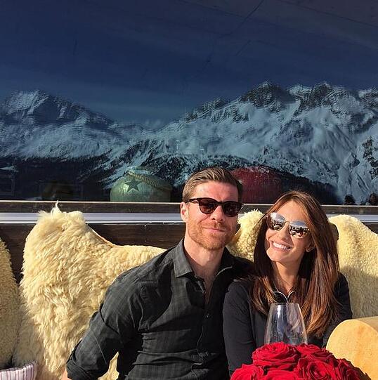 FC Bayern: Mit seiner schönen Frau Nagore Aranburu hat Xabi Alonso einen Sohn und zwei Töchter.