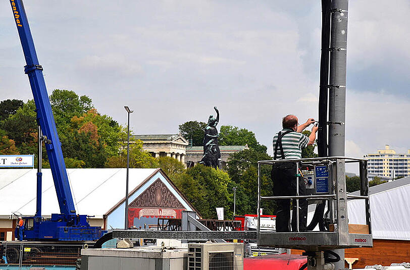 Nichtmal mehr einen Monat warten, dann ist es wieder soweit: Neue Bilder vom Wiesn-Aufbau.
