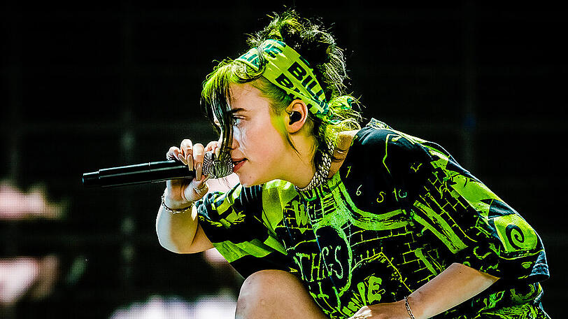 Billie Eilish, hier bei einem Auftritt im vergangenen Jahr, singt den neuen Bond-Song