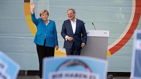 Angela Merkel und Armin Laschet beim gemeinsamen Wahlkampfauftritt in Aachen.