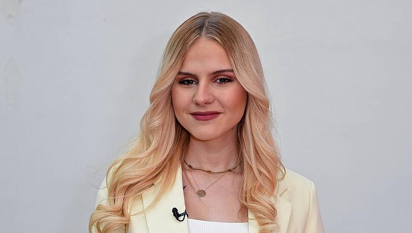 Estefania Wollny bestätigt auf Instagram, dass sie wieder in einer Beziehung ist. Estefania Wollny bestätigt auf Instagram, dass sie wieder in einer Beziehung ist.