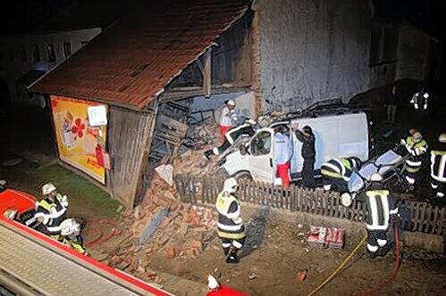 Den Einsatzkräften der Feuerwehr bot sich ein Bild des Grauens.