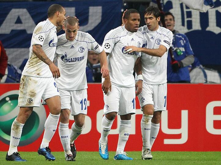 Schalke demonstriert gegen Lyon Geschlossenheit.
