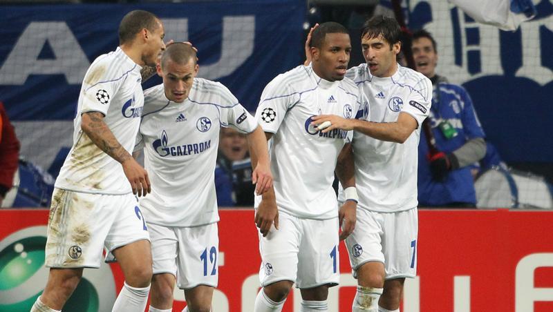 Schalke demonstriert gegen Lyon Geschlossenheit. Schalke demonstriert gegen Lyon Geschlossenheit.