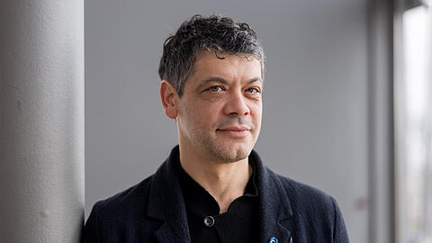 Carlo Ljubek, Schauspieler, aufgenommen beim Presse-Filmbrunch des Bayerischen Rundfunks im Literaturhaus 2024.