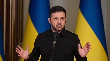 Nachdem Russland eine Waffenruhe zum Tag des Sieges im Zweiten Weltkrieg am 9. Mai angek&uuml;ndigt hatte, antwortete der ukrainische Pr&auml;sident Selenskyj mit einem eigenen Vorsto&szlig;. (Archivbild)